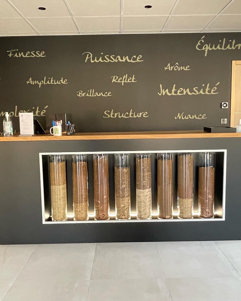 BAR SUR MESURE CAROTTES TERRAIN VITICOLE ATELIERS DU BOIS PENNECOT MENUISERIE DIJON BEAUNE DOLE NUIT ST GEORGES