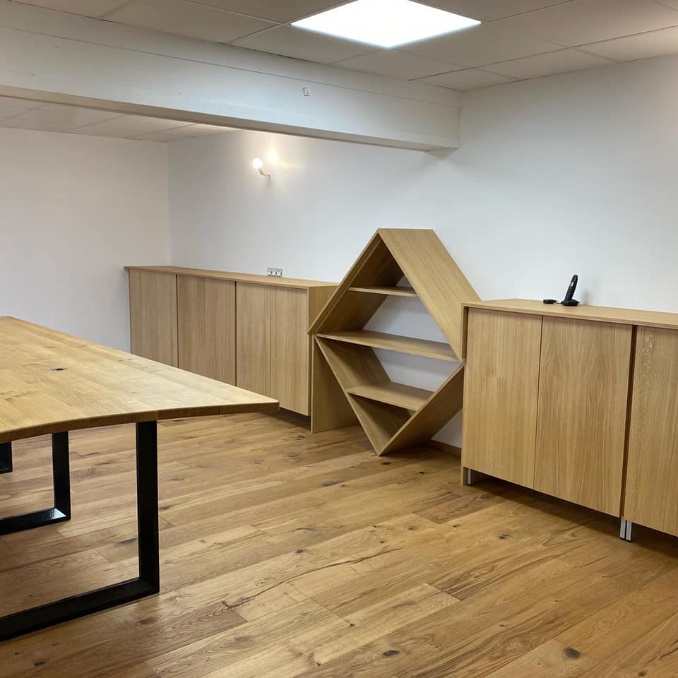 AGENCEMENT ESCALIER PARQUET MASSIF FENETRES PORTES SUR MESURE MENUISERIE PENNECOT LES ATELIERS DU BOIS DIJON BEAUNE NUITS ST GEORGES DOLE